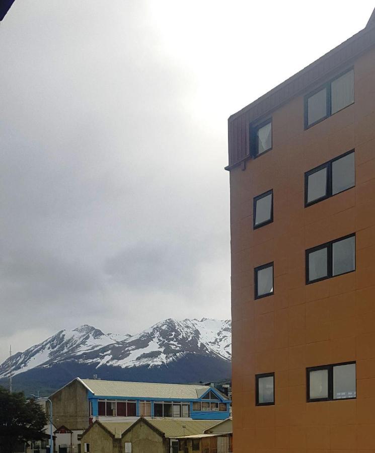 Hostal Malvinas Ushuaia Exterior photo
